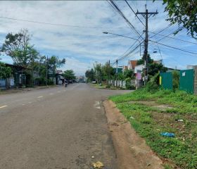 Bán đất mặt tiền